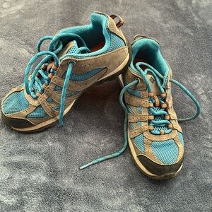 Columbia hiking shoes